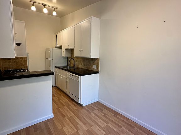 4th image of 10676 Missouri Ave #6