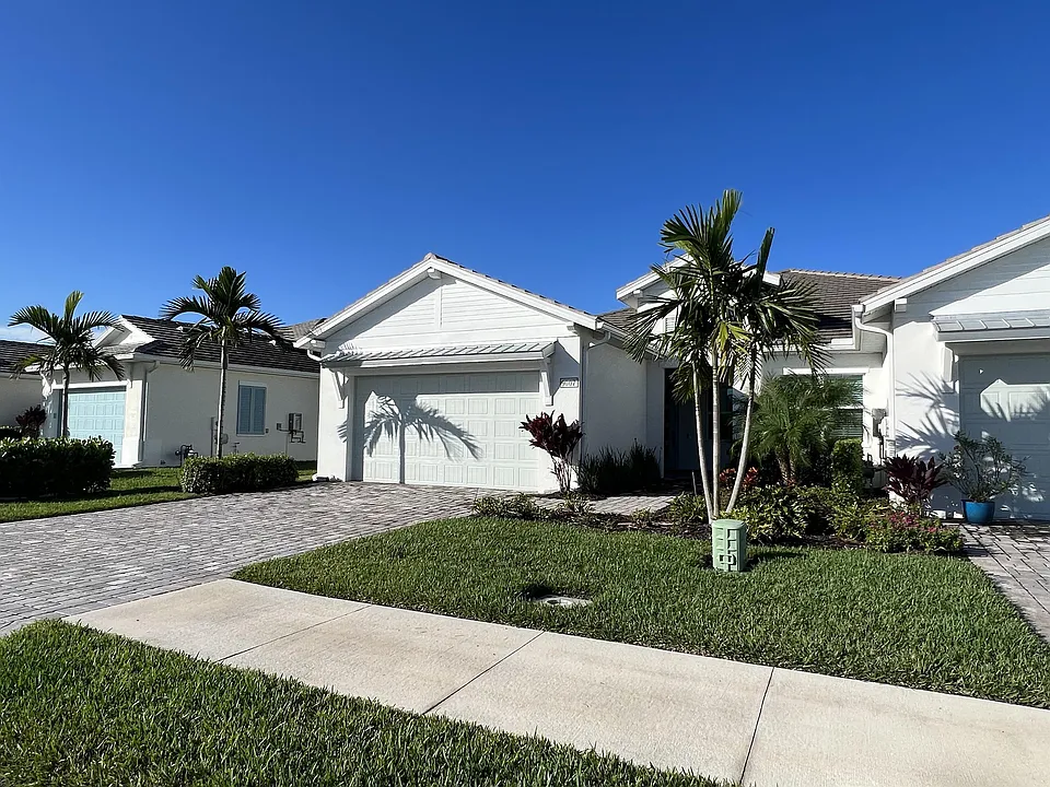 9007 Saint Lucia Dr #1
