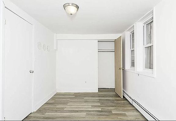 3rd image of 210 Spencer St