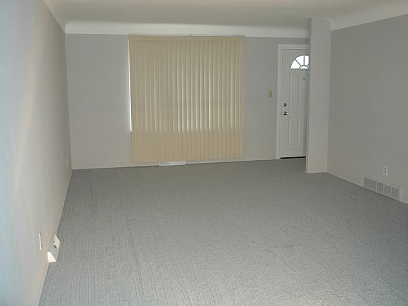 4th image of 5569 Andover Blvd