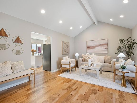 2nd image of 8158 Park Villa Cir