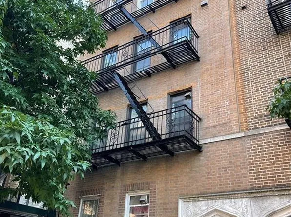 842 43rd St, Brooklyn, NY 11232