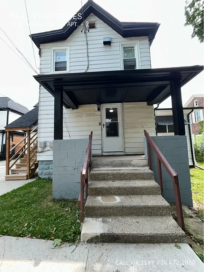 3 bed, 1072 sqft, $1,800 — Photo 2