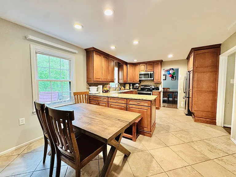 12525 Hedges Run Dr — Photo 16