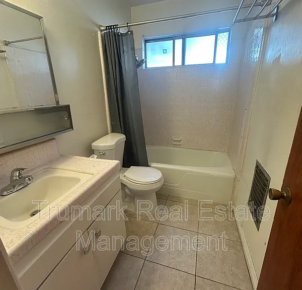 4401 Clayton Ave #3 — Photo 5