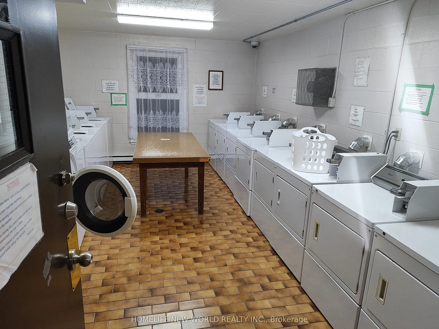 2 bed, $1,400 — Photo 4