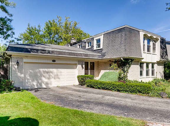 2nd image of 138 Burr Oak Ct