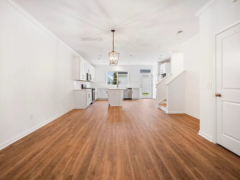 762 Blueway Ave — Photo 14