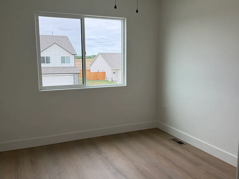 707 E Briarbrook Ln — Photo 13