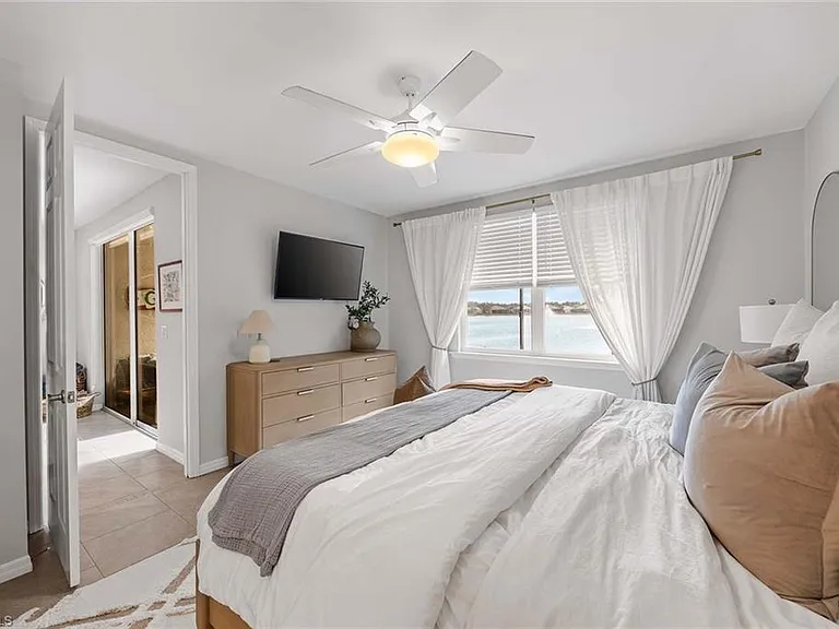 14610 Edgewater Cir — Photo 18