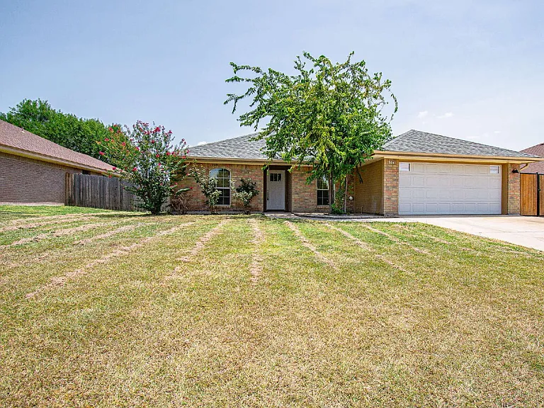 304 Timber Ridge Dr — Photo 1