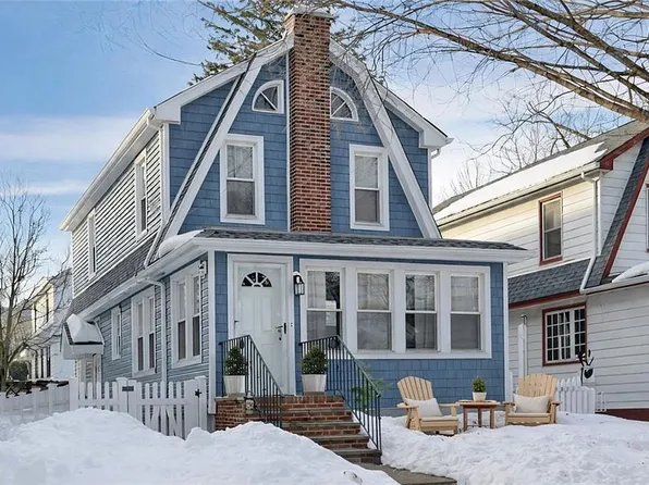 3220 156th St, Flushing, NY 11354