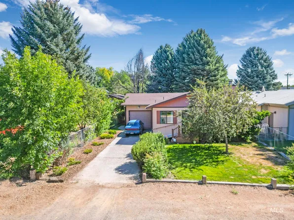 820 California St, Gooding, ID 83330