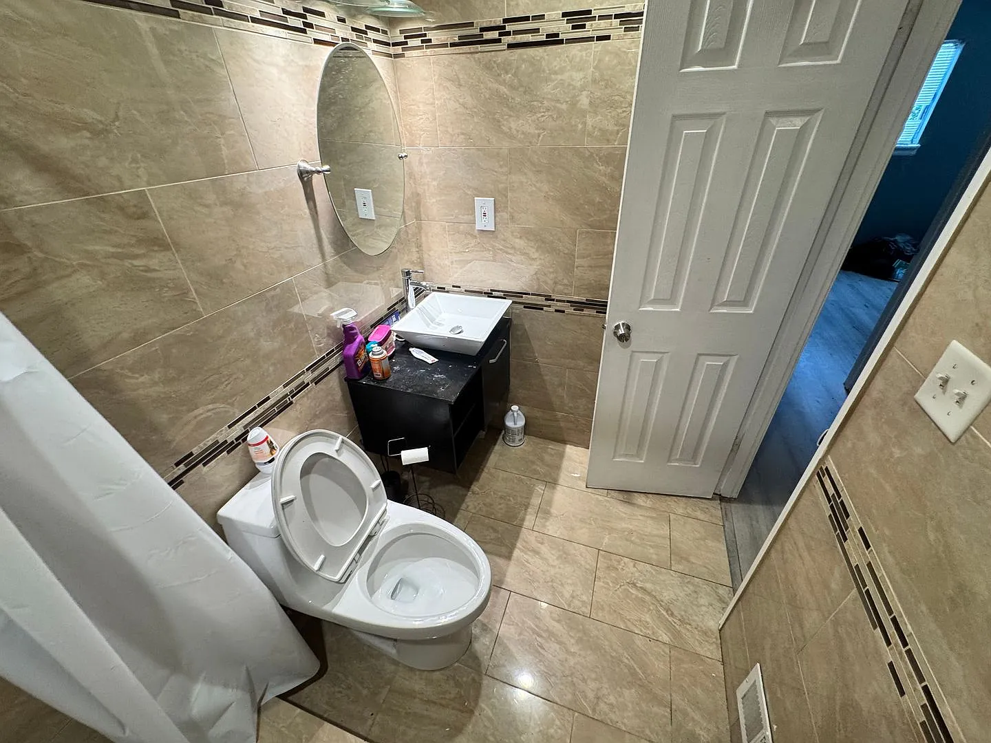 Room in 4 Bedroom Home at Cedar Hurst Trl — Photo 4