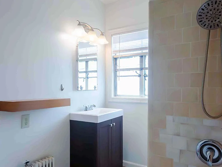 J Street Apartments — Photo 11