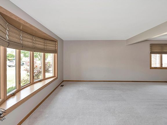 2nd image of 8923 Marshfield Ln