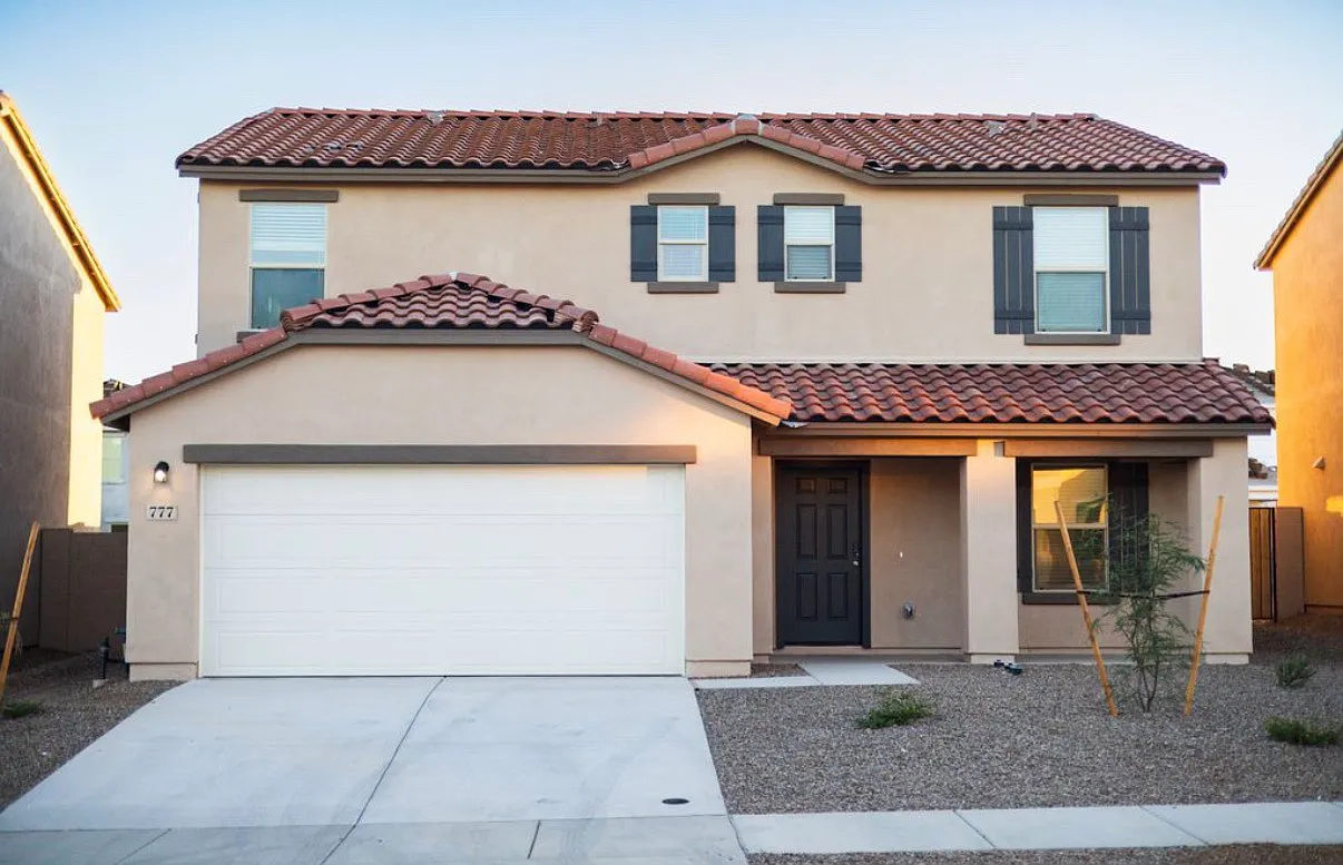 5 bed, 2179 sqft, $2,550 — Photo 1