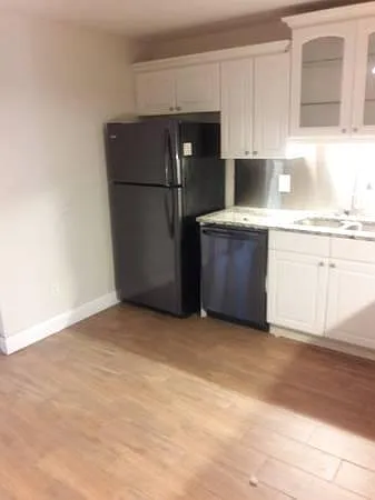 2 bed, 1.0 bath, 812 sqft, $1,800 — Photo 4