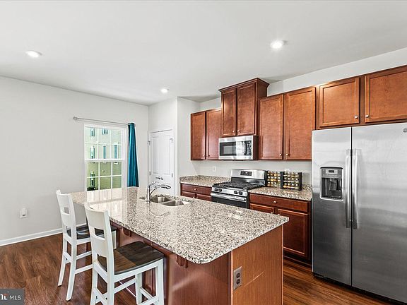 5th image of 9721 Cedarmass Cir