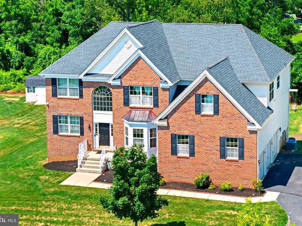 316 Crescent Dr, Bordentown, NJ 08505
