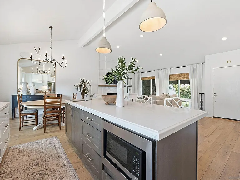 114 Cerro St — Photo 15