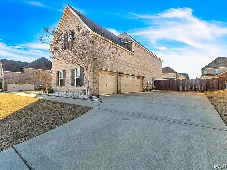 1421 Tullahoma Dr — Photo 2
