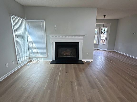 4th image of 5608 Edgebury Rd