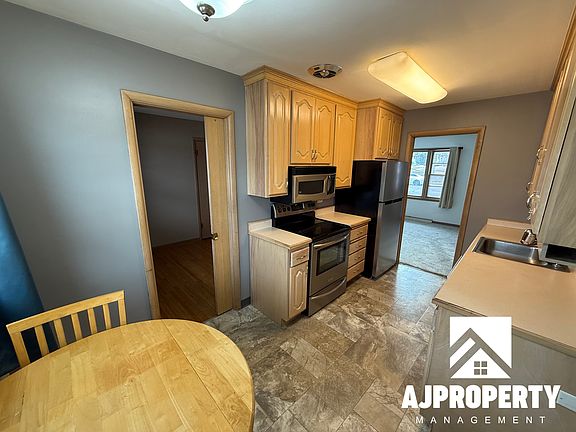 4th image of 1400 S Riverdale Rd