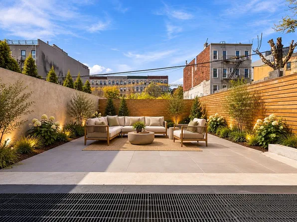 299 Stockholm St #1R, Brooklyn, NY 11237