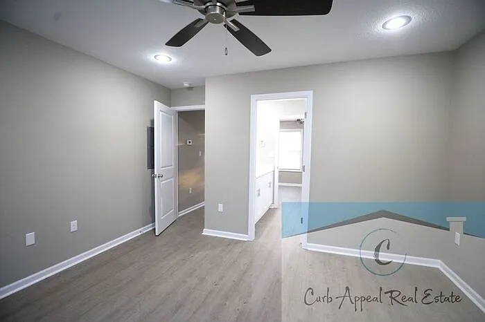 915 Dr Martin Luther King Jr Dr #C — Photo 6