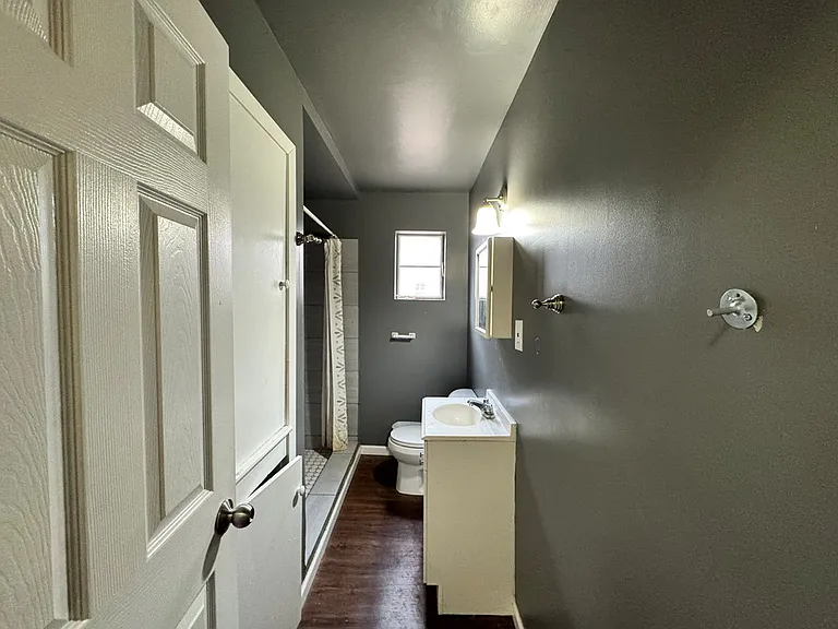 507 W Estes Ave #1 — Photo 8