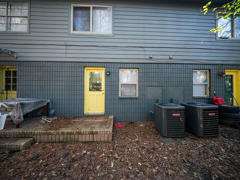 Delmont Townes — Photo 41