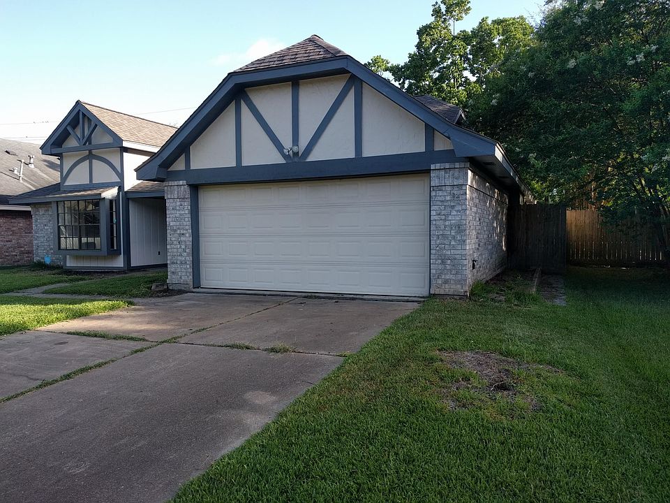 1st image of 19830 Hoppers Creek Dr