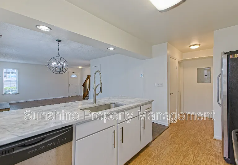 111 Castilian Dr — Photo 4