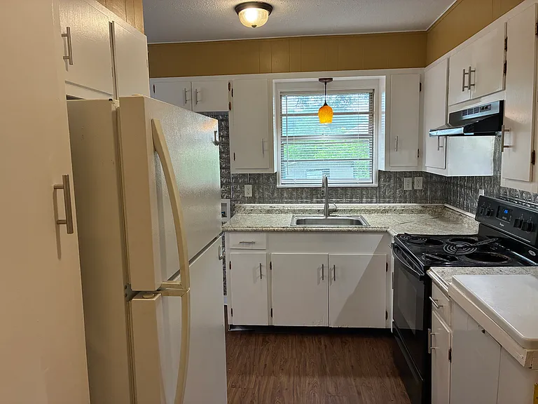 1112A Northwood Dr #A — Photo 8