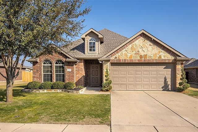 1st image of 105 Lacy Oak Ln
