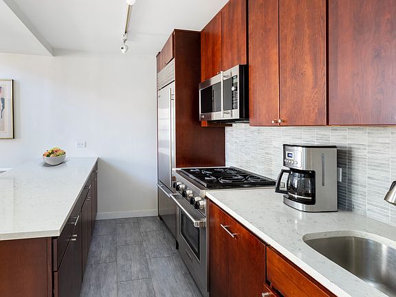 4th image of 126 Waverly Pl APT 3E