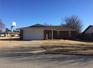 1012 Castle Rd, Weatherford, OK 73096
