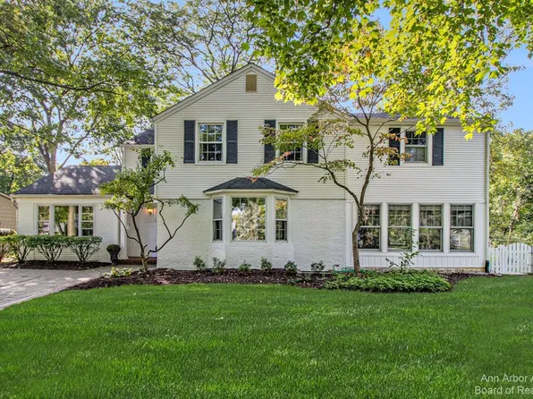 1311 Beechwood Dr, Ann Arbor, MI 48103
