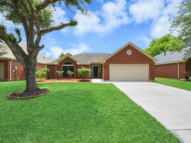 4235 Custer Creek Dr — Photo 3