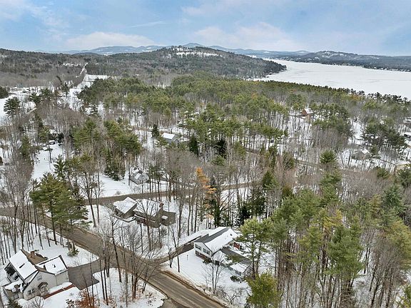 3rd image of 53 Oak Knoll Road