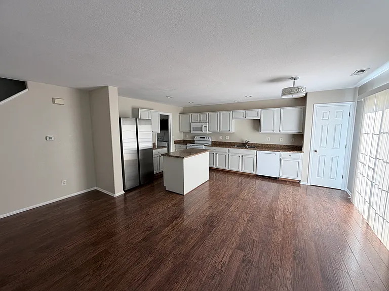 7955 S Kittredge St — Photo 2