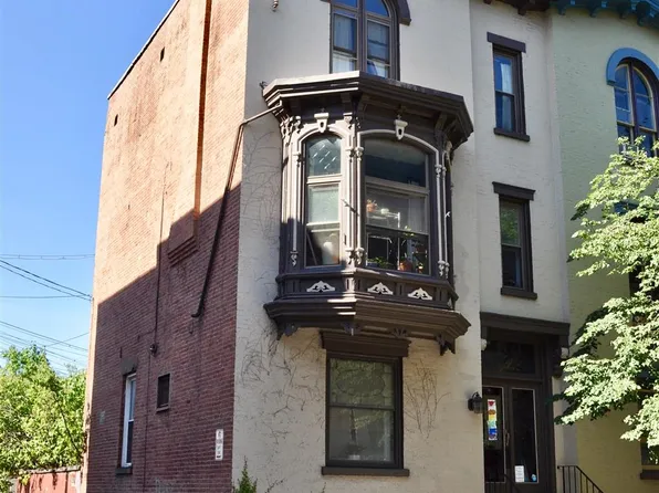6 Saint Pauls Pl, Troy, NY 12180