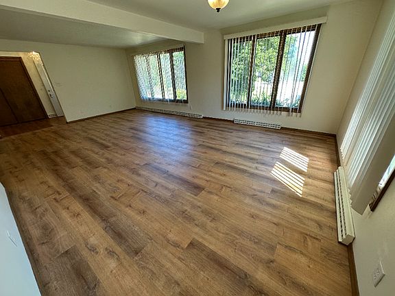 5th image of 702 Fairway Dr
