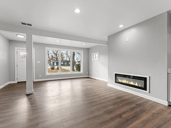 3rd image of 7612 W 140th Pl