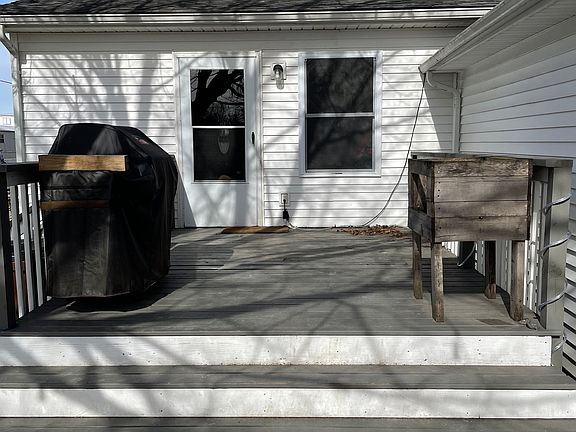 2nd image of 313 Mill St
