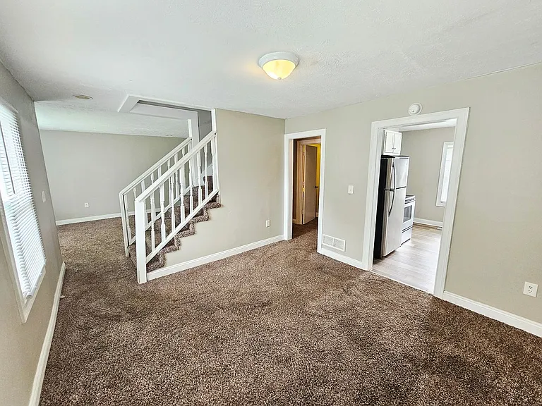 1191 Duxberry Ave — Photo 15