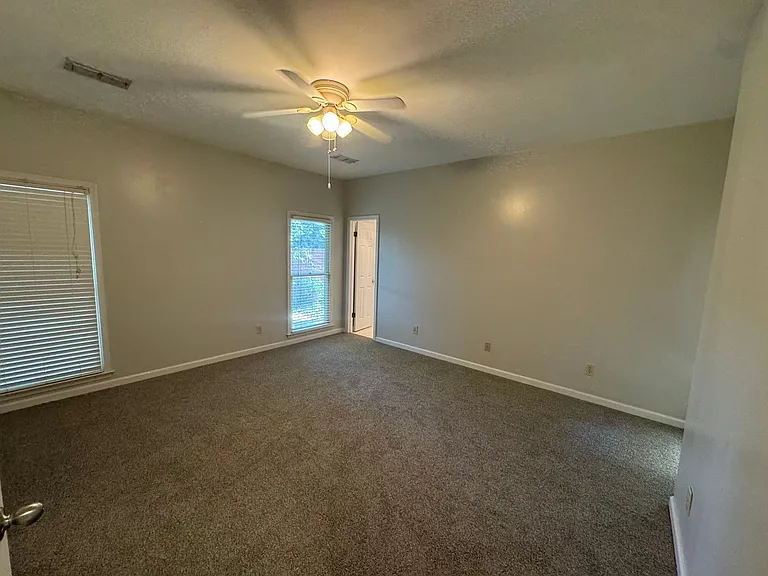 1450 Crenshaw Pl S — Photo 15