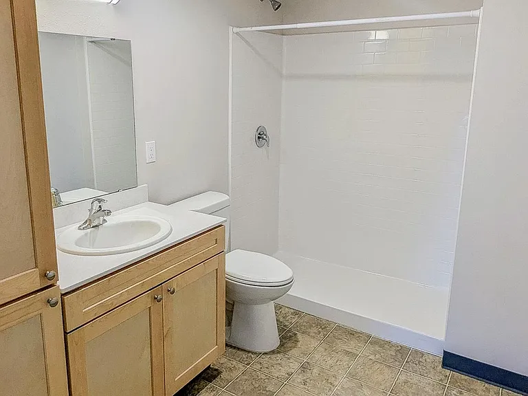 Kirkland Heights Apartments — Photo 128