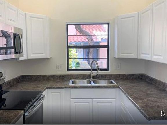4th image of 5440 N Via Del Arbolito